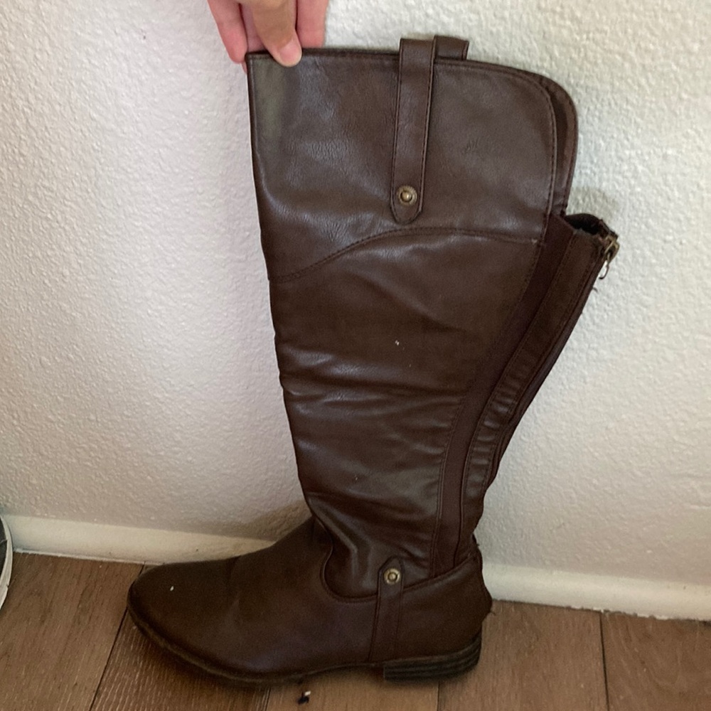 Brown boots